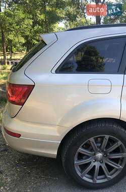 Внедорожник / Кроссовер Audi Q7 2013 в 