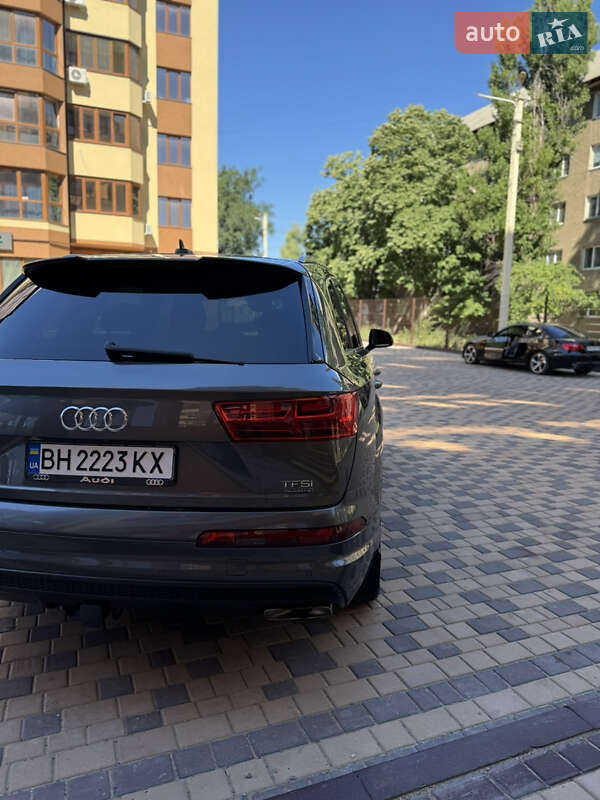 Позашляховик / Кросовер Audi Q7 2017 в Ізмаїлі