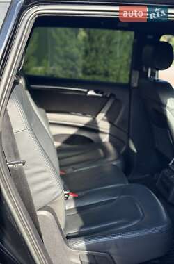 Внедорожник / Кроссовер Audi Q7 2015 в 
