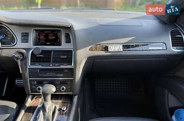 Внедорожник / Кроссовер Audi Q7 2015 в 