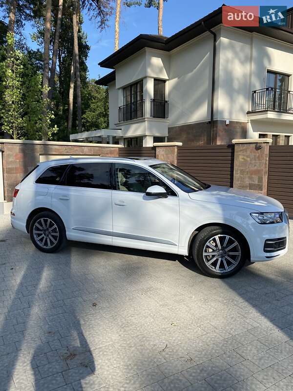 Позашляховик / Кросовер Audi Q7 2018 в Львові