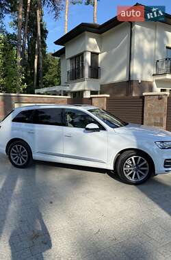 Внедорожник / Кроссовер Audi Q7 2018 в 