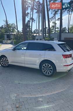 Внедорожник / Кроссовер Audi Q7 2018 в 