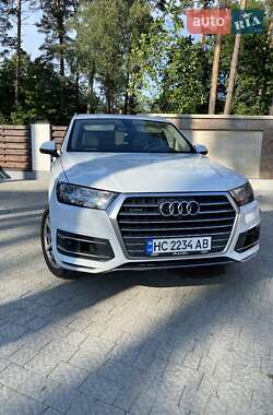 Внедорожник / Кроссовер Audi Q7 2018 в 