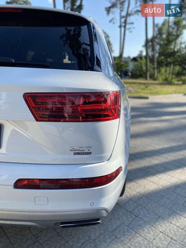 Позашляховик / Кросовер Audi Q7 2018 в Львові