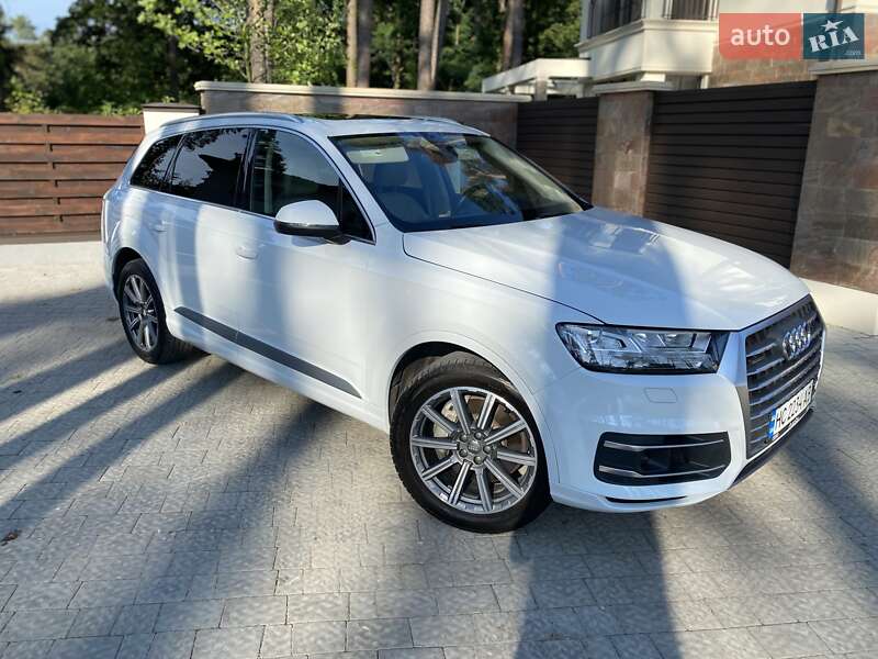 Позашляховик / Кросовер Audi Q7 2018 в Львові