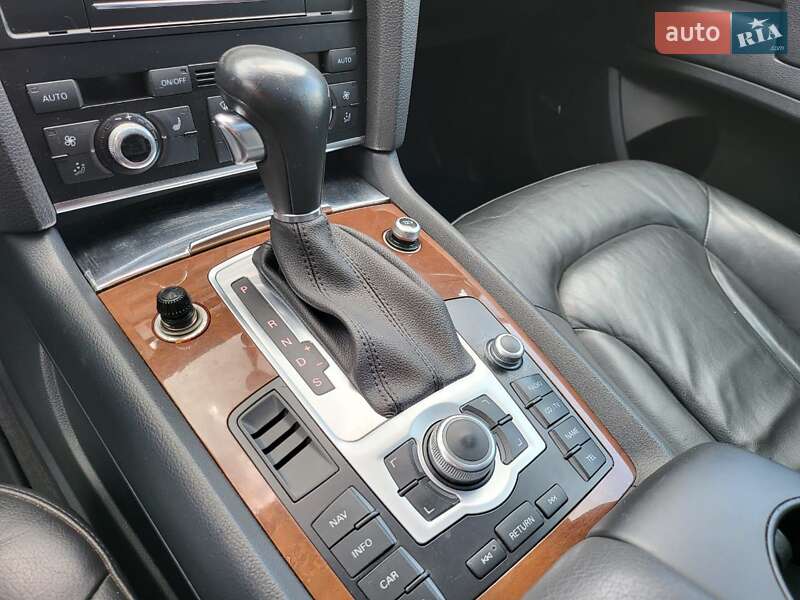 Позашляховик / Кросовер Audi Q7 2010 в Снятині