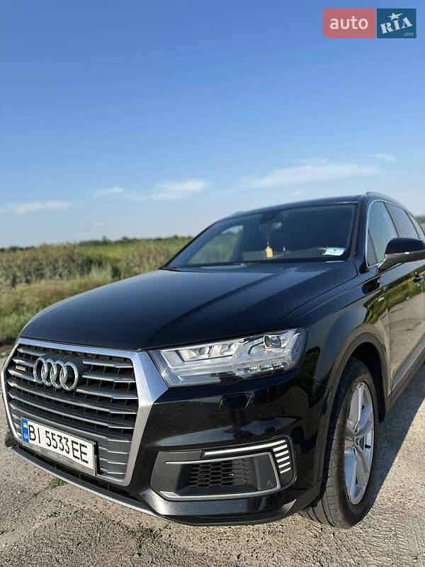 Внедорожник / Кроссовер Audi Q7 2016 в Пирятине