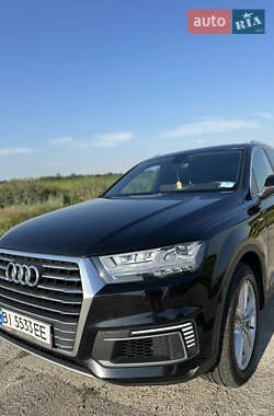 Позашляховик / Кросовер Audi Q7 2016 в 