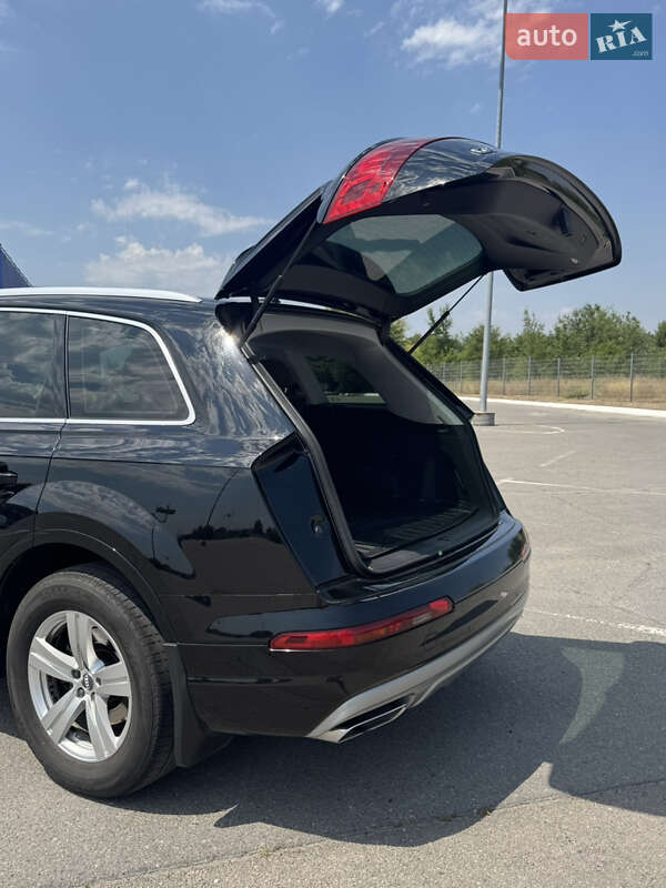 Внедорожник / Кроссовер Audi Q7 2015 в Днепре