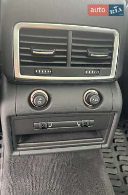 Позашляховик / Кросовер Audi Q7 2015 в 