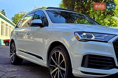 Внедорожник / Кроссовер Audi Q7 2022 в 