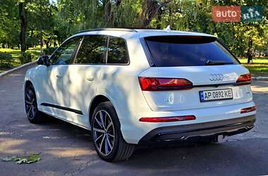 Внедорожник / Кроссовер Audi Q7 2022 в 