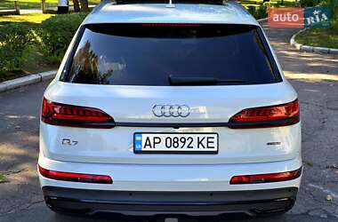Внедорожник / Кроссовер Audi Q7 2022 в 