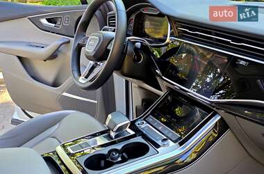 Внедорожник / Кроссовер Audi Q7 2022 в 