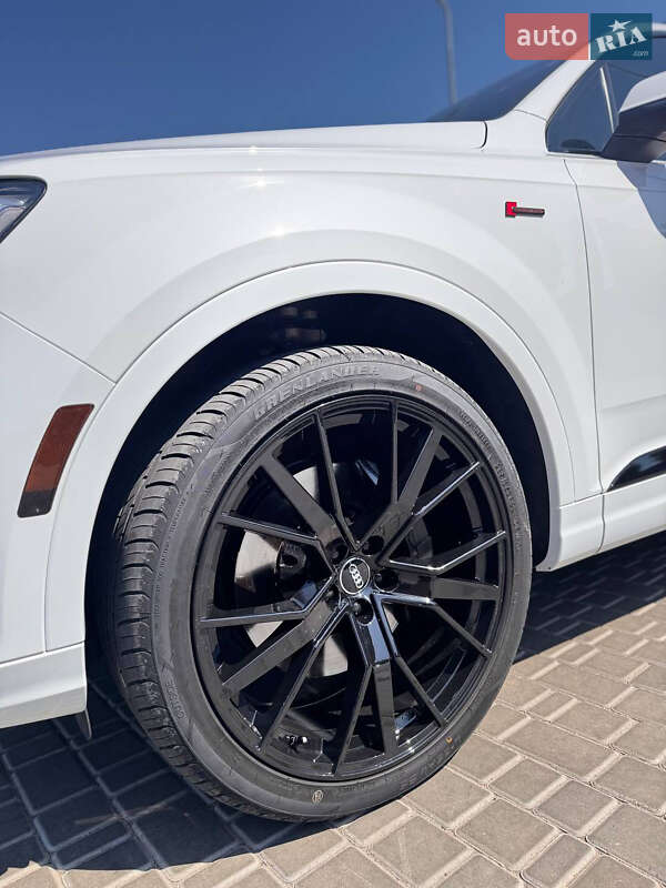 Позашляховик / Кросовер Audi Q7 2017 в Кропивницькому