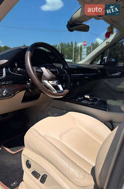 Внедорожник / Кроссовер Audi Q7 2017 в 