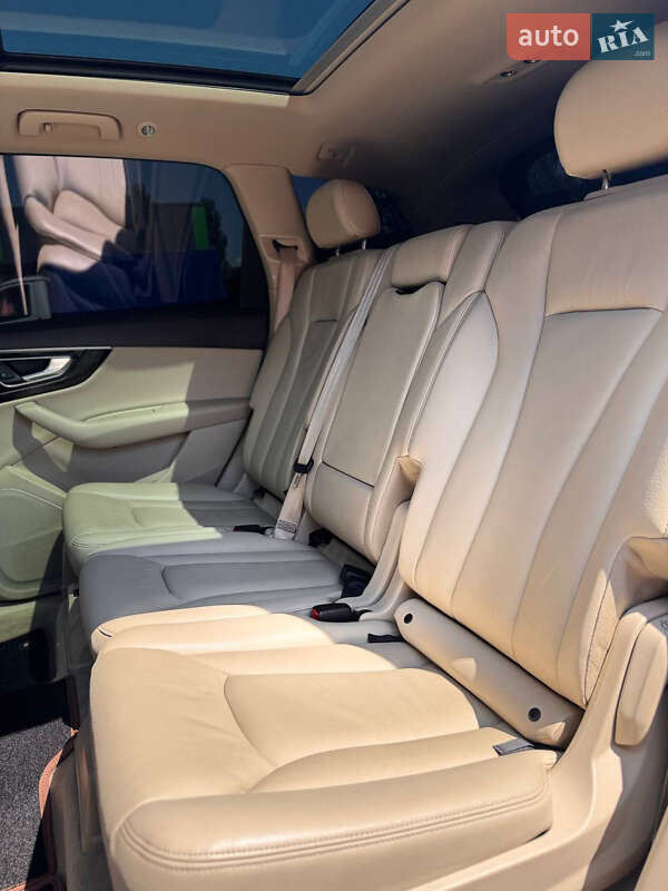 Позашляховик / Кросовер Audi Q7 2017 в Кропивницькому