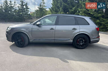 Внедорожник / Кроссовер Audi Q7 2016 в 