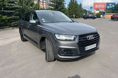 Внедорожник / Кроссовер Audi Q7 2016 в 