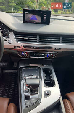 Внедорожник / Кроссовер Audi Q7 2016 в 