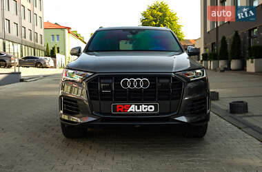 Позашляховик / Кросовер Audi Q7 2019 в 