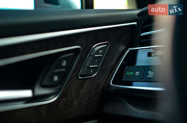 Позашляховик / Кросовер Audi Q7 2019 в 