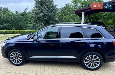 Внедорожник / Кроссовер Audi Q7 2017 в 