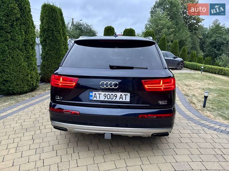 Позашляховик / Кросовер Audi Q7 2017 в Івано-Франківську