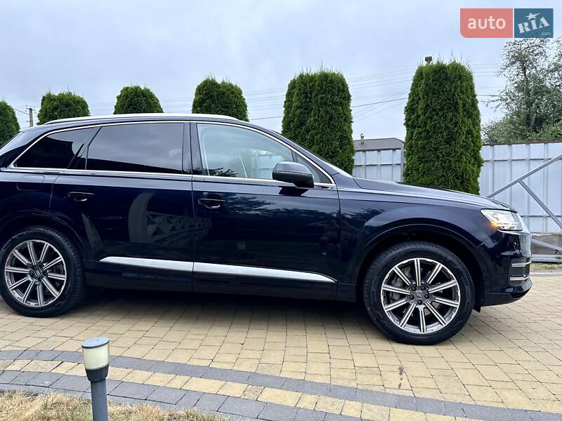 Позашляховик / Кросовер Audi Q7 2017 в Івано-Франківську