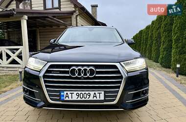 Внедорожник / Кроссовер Audi Q7 2017 в 