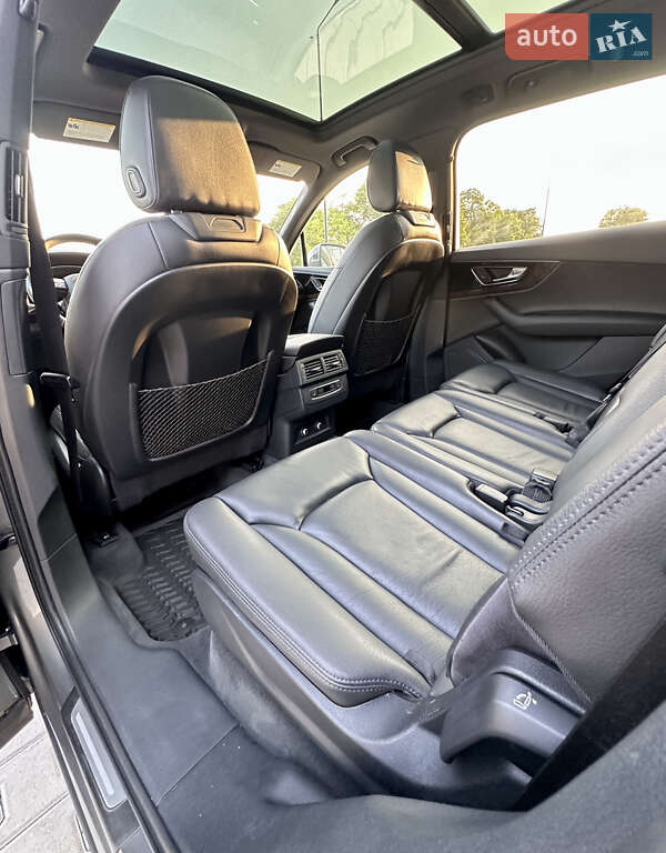 Позашляховик / Кросовер Audi Q7 2017 в Тернополі