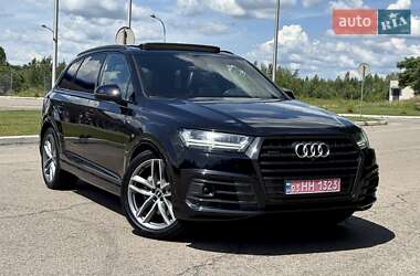 Позашляховик / Кросовер Audi Q7 2019 в 