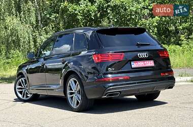 Позашляховик / Кросовер Audi Q7 2019 в 
