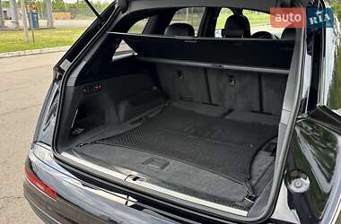 Позашляховик / Кросовер Audi Q7 2019 в 