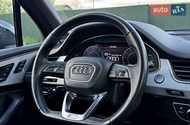 Позашляховик / Кросовер Audi Q7 2019 в 