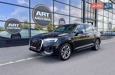 Позашляховик / Кросовер Audi Q7 2025 в 