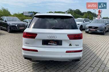 Внедорожник / Кроссовер Audi Q7 2016 в 