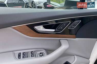 Внедорожник / Кроссовер Audi Q7 2016 в 