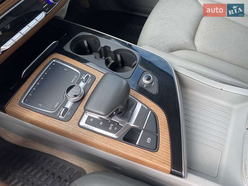 Позашляховик / Кросовер Audi Q7 2016 в Львові