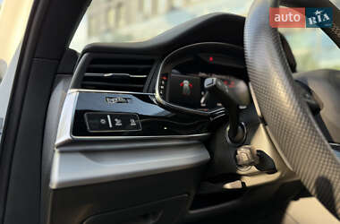 Позашляховик / Кросовер Audi Q7 2022 в 