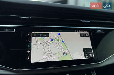 Позашляховик / Кросовер Audi Q7 2022 в 