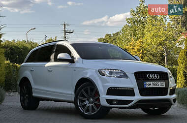 Позашляховик / Кросовер Audi Q7 2013 в 