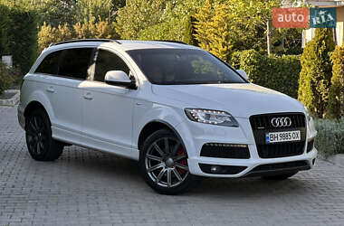 Позашляховик / Кросовер Audi Q7 2013 в 