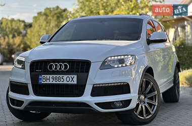 Позашляховик / Кросовер Audi Q7 2013 в 