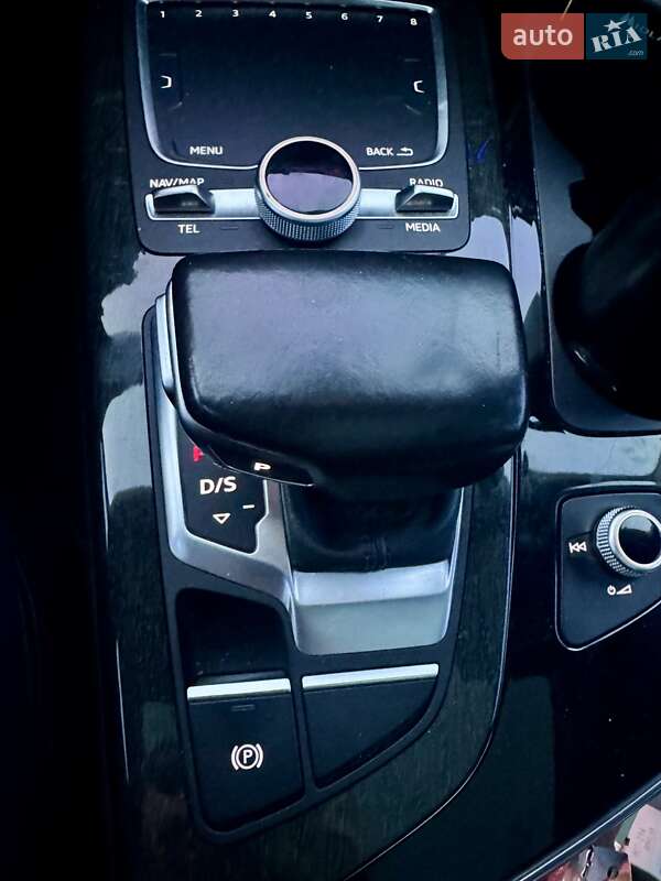 Позашляховик / Кросовер Audi Q7 2016 в Києві