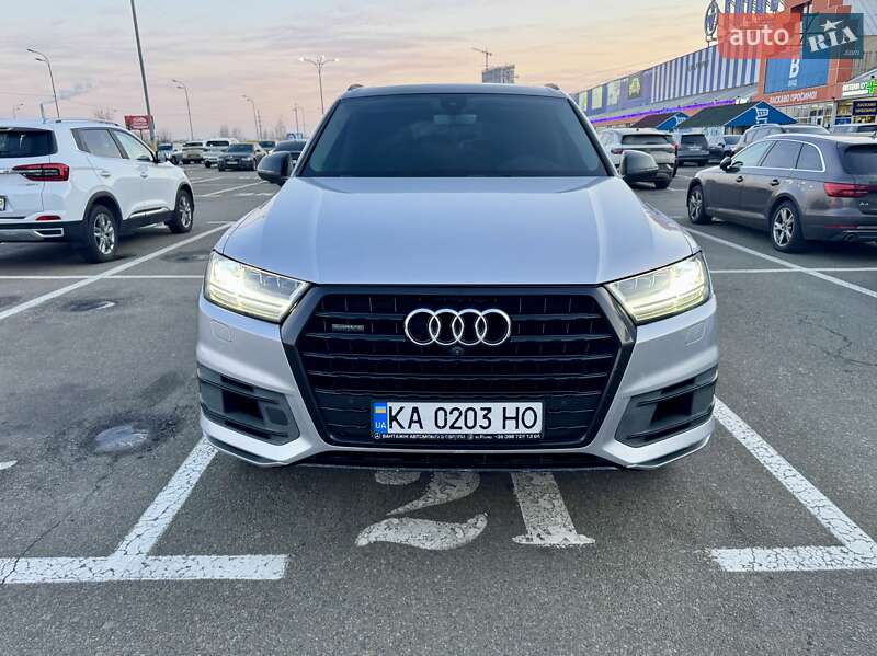 Позашляховик / Кросовер Audi Q7 2016 в Києві