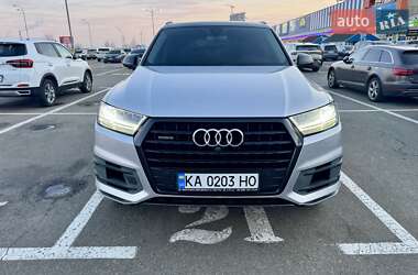 Позашляховик / Кросовер Audi Q7 2016 в 