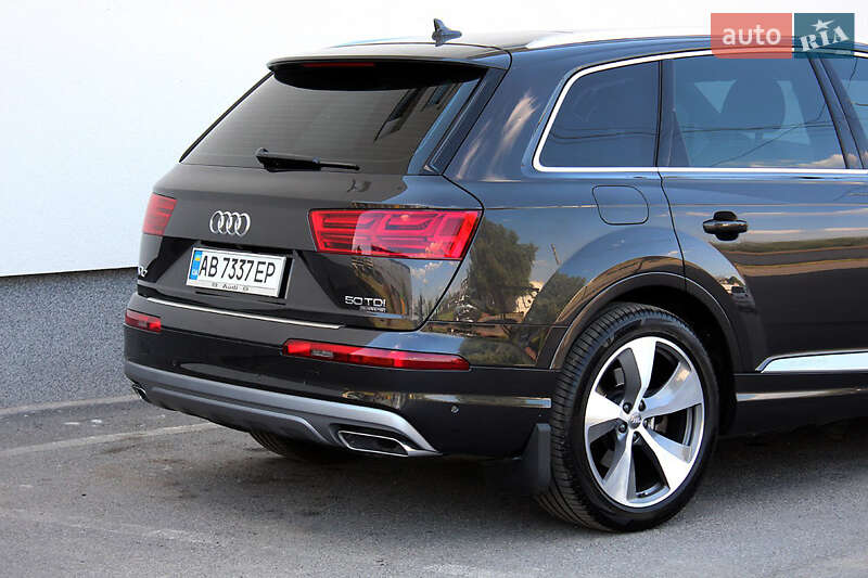 Позашляховик / Кросовер Audi Q7 2016 в Вінниці