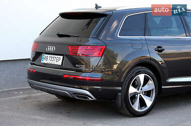 Позашляховик / Кросовер Audi Q7 2016 в 